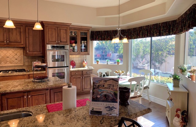 Coastal Retreat with Pool & Spa Large Beautiful Home for Families