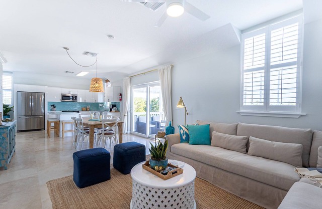 Coastal Themed Condo in Palm Cay - Secure Gated Community, Beach & Pool Access