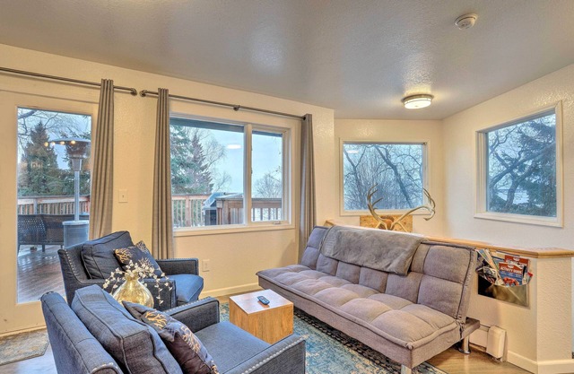 Coastal-View Apartment Near Downtown Anchorage!