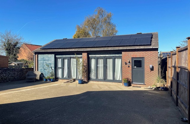 Coastguard's Boathouse ,Wells-next-the-sea, close to beach, harbour, parking,EV