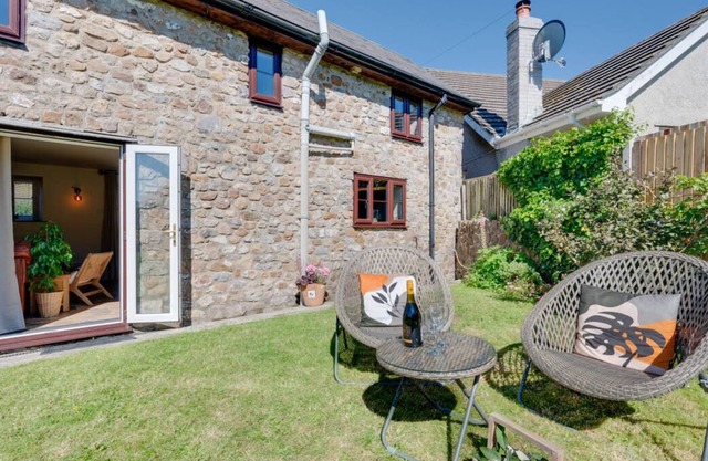 Cob Cottage in the beautiful Swansea