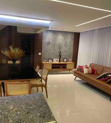Cobertura incrível, com jacuzzi e churrasqueira.