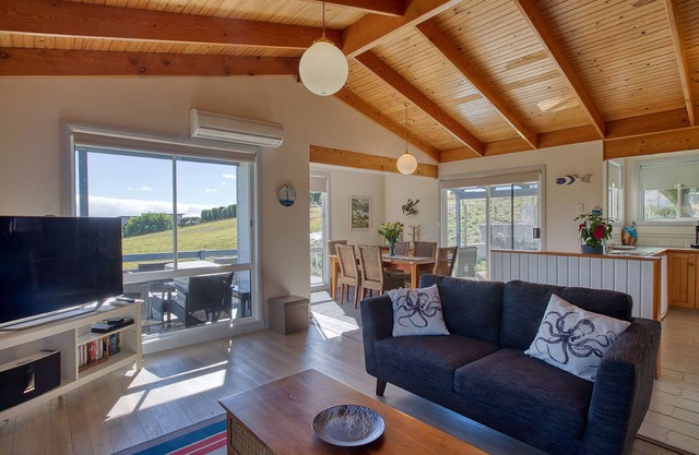 Cockatoo Cabin