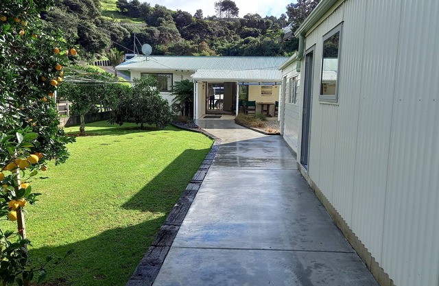 Cockle Bay Cottage ~ Kikowhakarere Bay