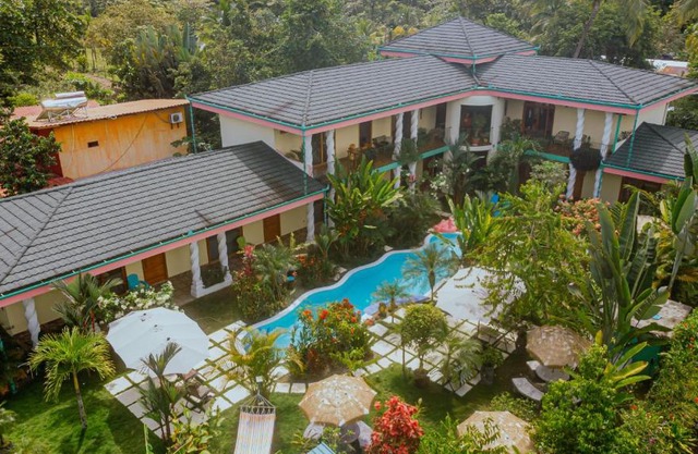 COCO Beach Village