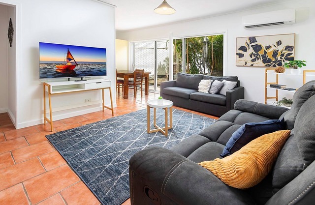 Coconut Palms Apartment with 2 Bedrooms - CoastHM