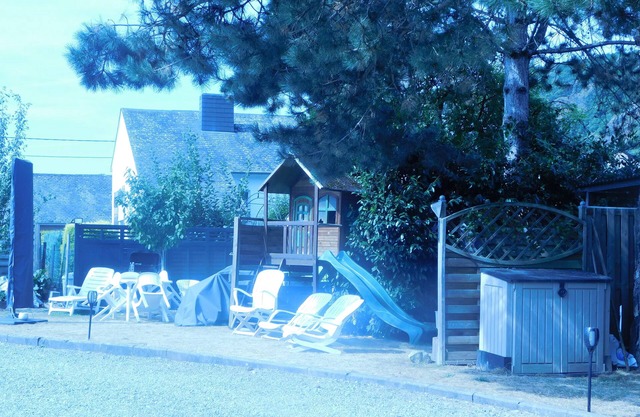 COCOON AND APYPICAL COTTAGE "LE PETIT NID" WITH SWIMMING POOL, JACUZZI, SAUNA.