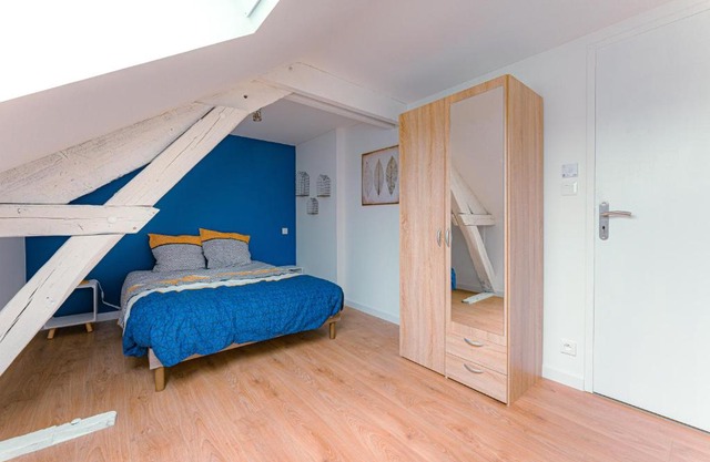 Coeur de ville #H3 - WIFI et NETFLIX - Lave linge - Logement partagé - Chambre privée