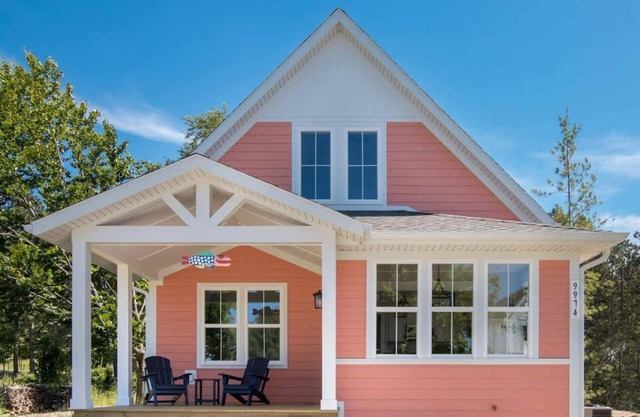 Coho Cottage, Village of Empire MI, Steps from SBD