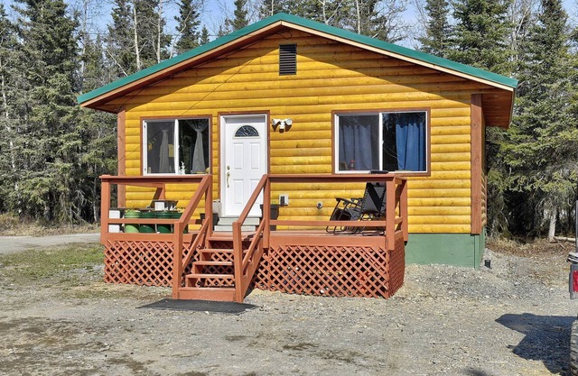 Cohoe Loop Kasilof Cabin: Sleeps family of 3