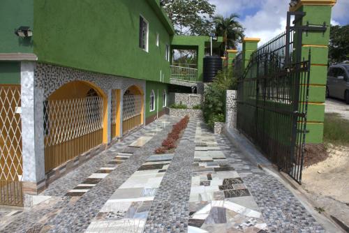 Coke Sixteen Guest Vacation Home