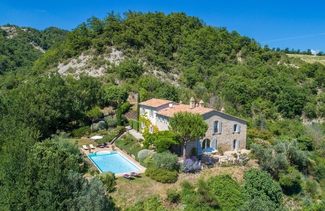 Col Di Casale - A stunning Umbrian Villa nested in the green heart of Italy