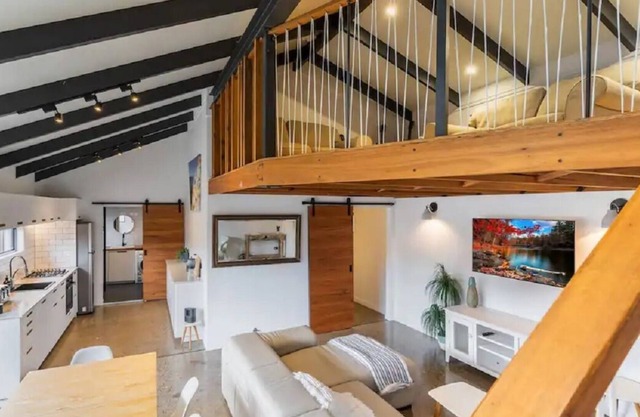 Collaroy Beach Loft Style Villa! Family Friendly