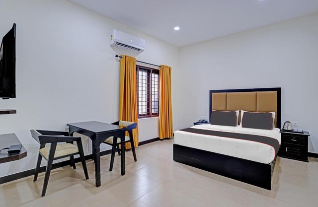 Collection O 81280 Hotel Chinnus