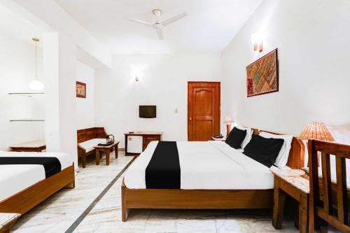 Collection O Sansarchandra Road
