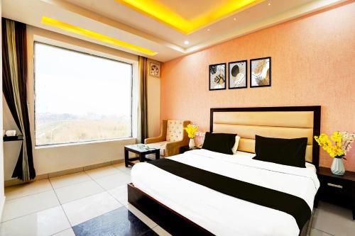 Collection O Surya Enclave Formerly Aroma Regency
