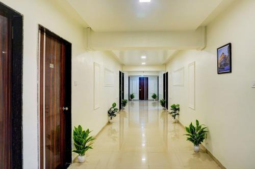 Collection O Vardhan Plaza