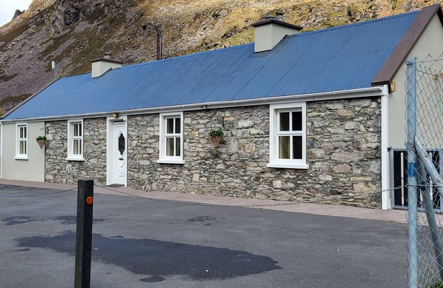 Colleen Bawn Cottage, Gap Of Dunloe, Kerry