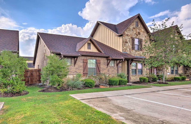 College Station Townhome w/ Fenced Backyard!