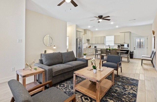 Collett Charm: 4-Bedroom Graceful Escape