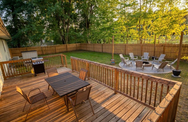 Coloma Michigan Retreat: Walk to Paw Paw,Fire Pit,10min to Beach, Wineries