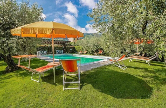 Colomba, apartment with pool, A/C, WiFi. Lucca