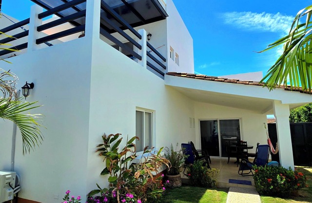 Colonial Charm in Granada With private pool Near to City's Heart Family Friendly