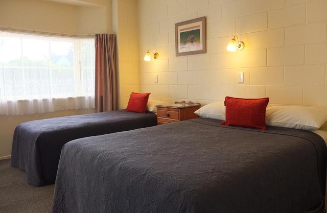 Colonial Court Motel