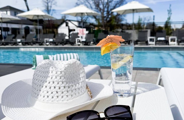 Colonial Hotel & Suites - Brenner Premium King