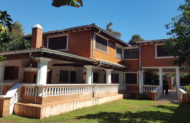 Casa colonial en una zona rural, en las afueras de la capital, rancho de vacaciones, ...