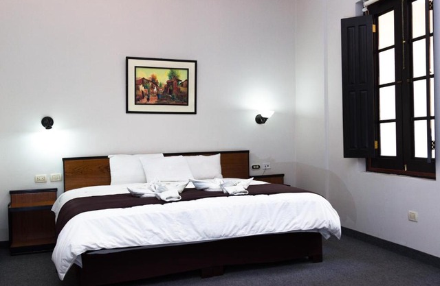 Colonial Plaza Hotel