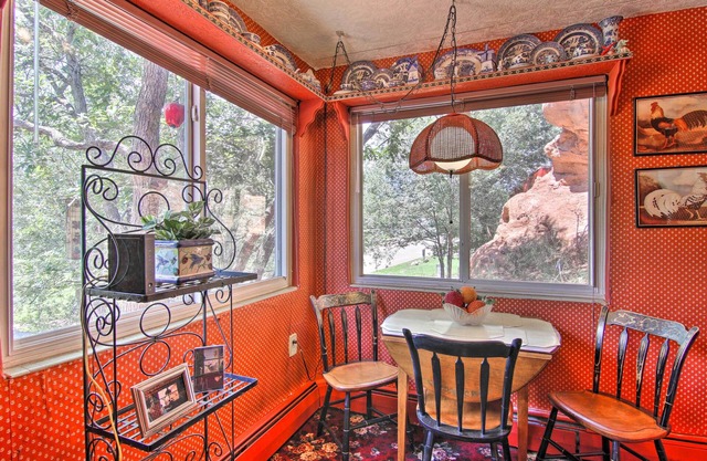 Colorido Bungalow By Pikes Peak / Jardín de los Dioses