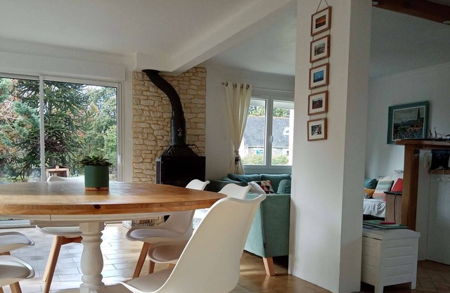 Combrit, pretty house with private access to the river