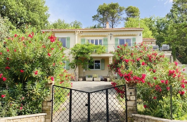 Come and enjoy a unique experience in the heart of Provence Verte!