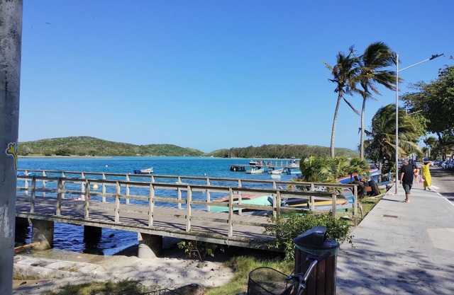 Come be happy, plenty of sun and beach.