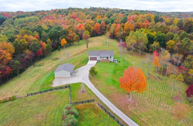 Come Enjoy The Gorgeous Views From McArthur Hilltop Hideaway