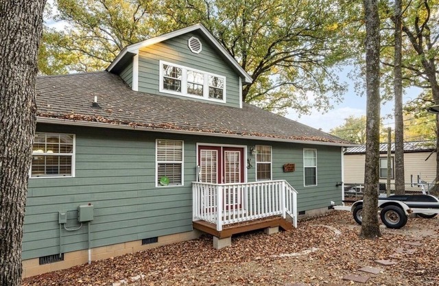 Come relax at Cedar Creek Lake!