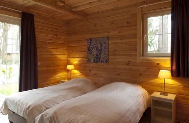 Comfort 4-person bungalow in the holiday park Landal Mooi Zutendaal