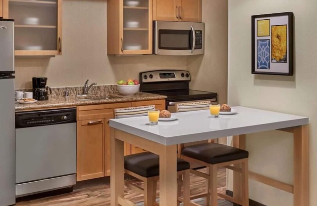 Comfort and Convenience! 3 Pet-Friendly Units, Free Parking