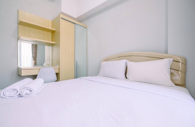 Comfort And Cozy 2Br Royal Heights Apartment