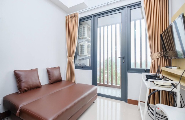 Comfort And Modern 2Br At Royal Heights Apartment