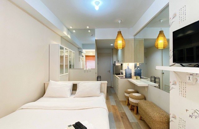 Comfort and Nice Studio Room Patraland Urbano Apartment