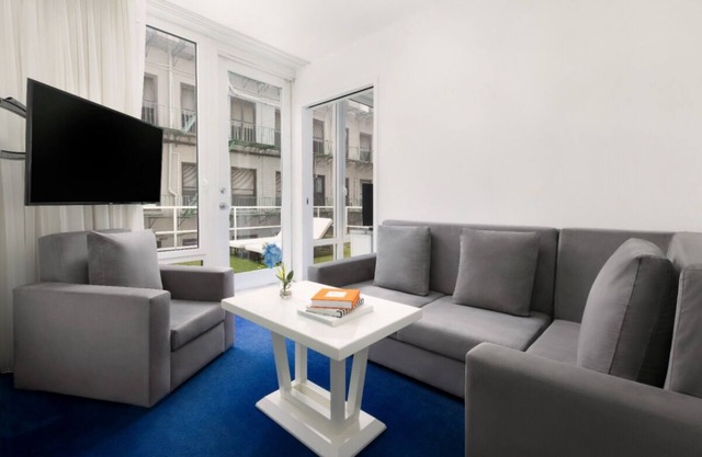 Comfort and Relaxation! Boutique and Pet-friendly Hotel, Prime Location!