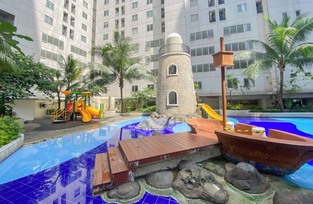 Comfort And Strategic 2Br Bassura City Apartment