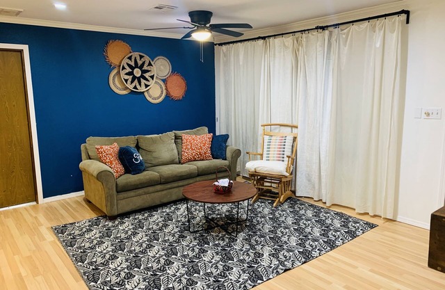 Comfort Away from Home - Entire House, Sleeps 6