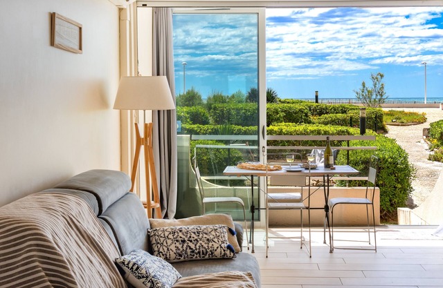 ⛵ Comfort, carefree living and sea views