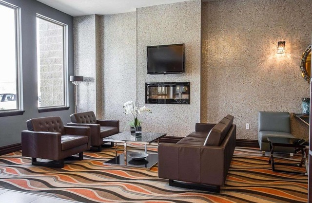 Comfort Hotel Bayer's Lake