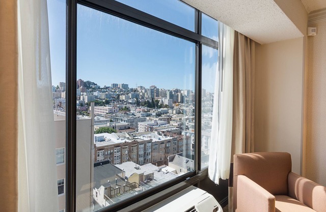 Comfort Inn by the Bay
