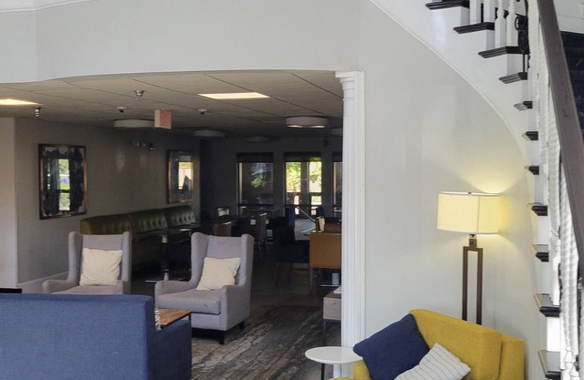 Comfort Inn & Suites at Stone Mountain