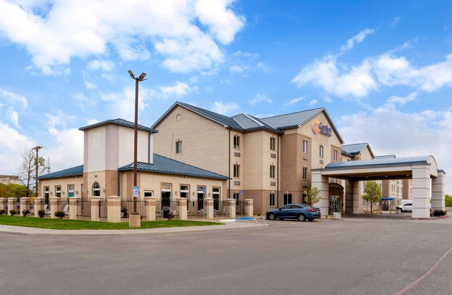 Comfort Inn & Suites
